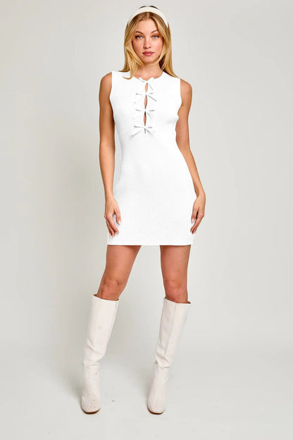 Vestido de punto sin mangas con lazo y aberturas