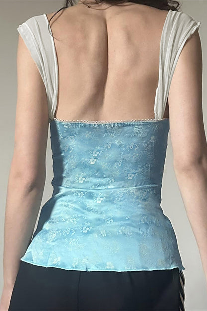 Top con estampado floral, lazo de encaje, escote cuadrado y corte ajustado