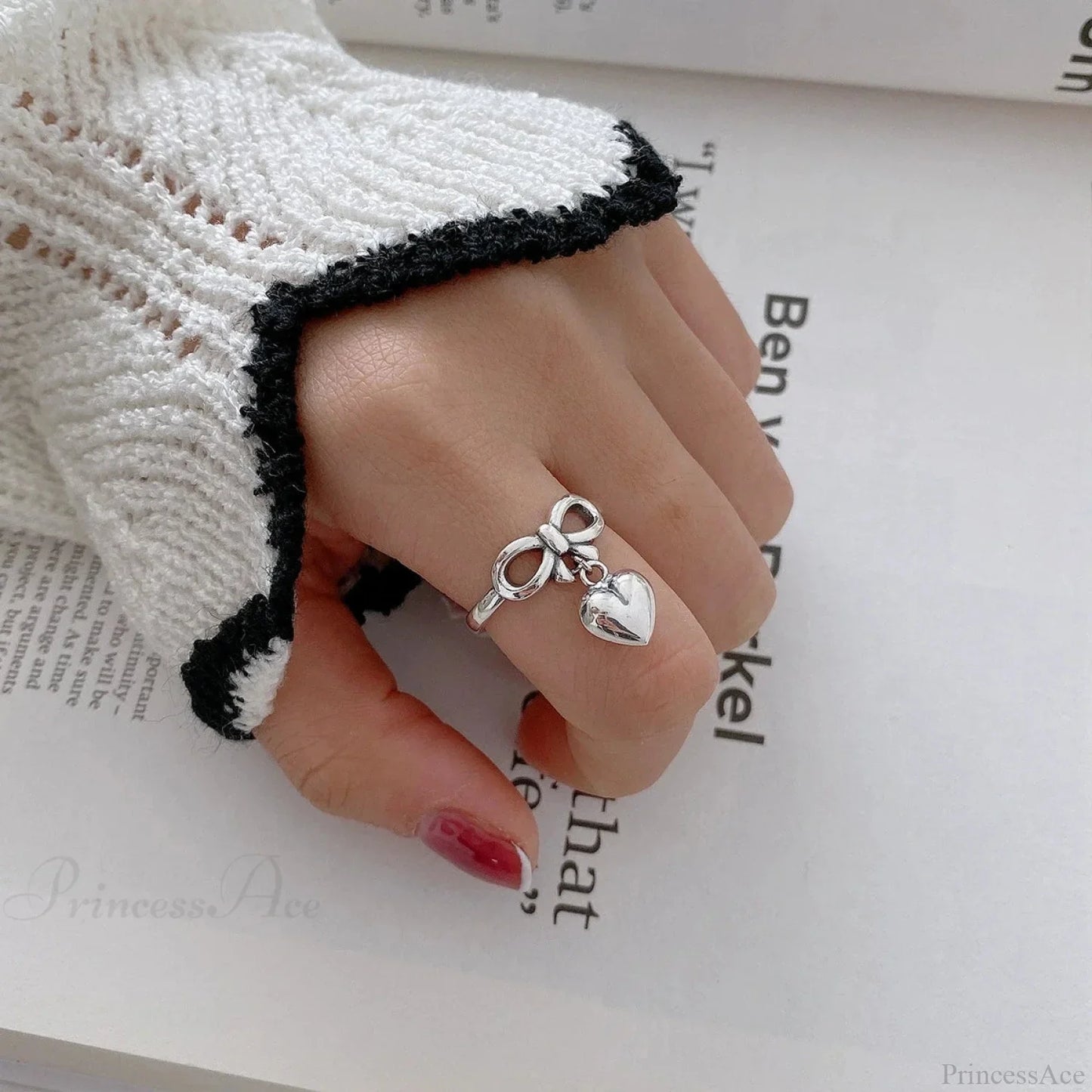 Bow Affection Pendant Gothic Circle