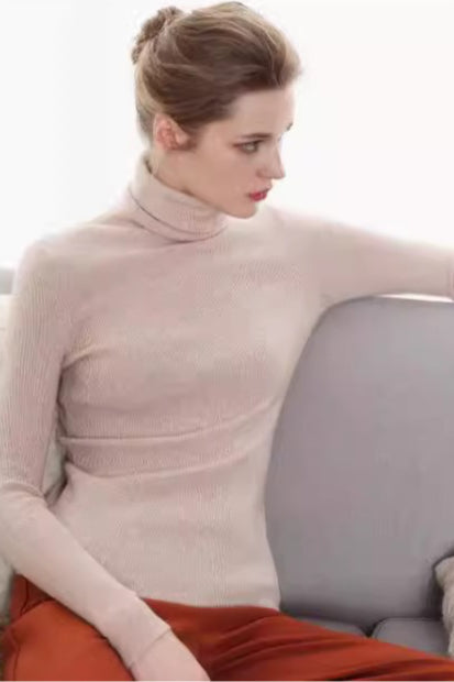 Top de punto de lana ligera con cuello apilado
