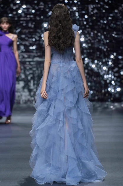 Vestido formal sin mangas con corsé azul