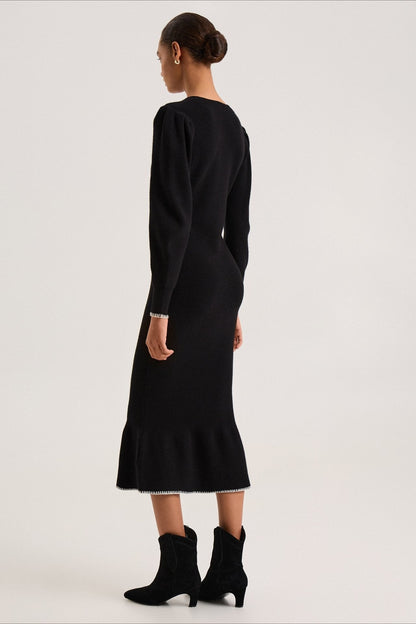 Vestido de suéter con volantes y ribete en contraste