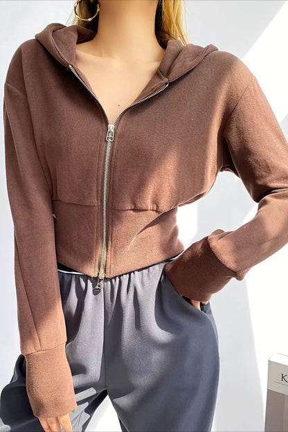 Sudadera con capucha corta, doble cremallera y corte ajustado