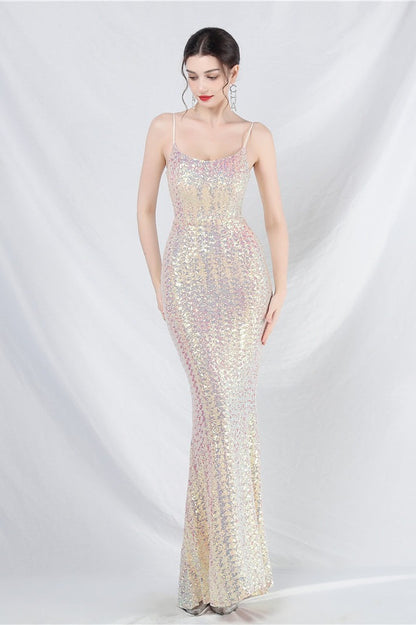 Elegante vestido maxi con lentejuelas y tirantes finos