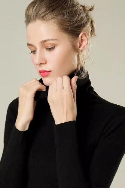 Top de punto de lana ligera con cuello apilado
