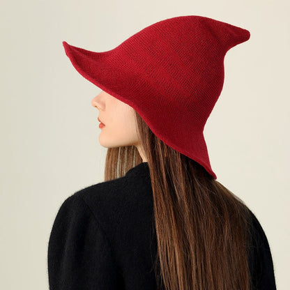 Sombrero de bruja de ala ancha con punta de punto de lana