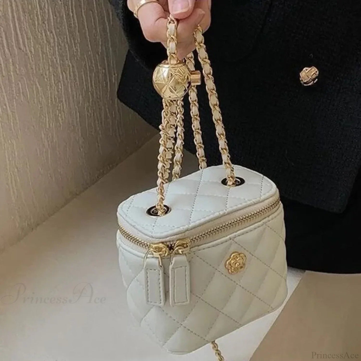 Camellia Rhombus Chain Bucket Crossbody