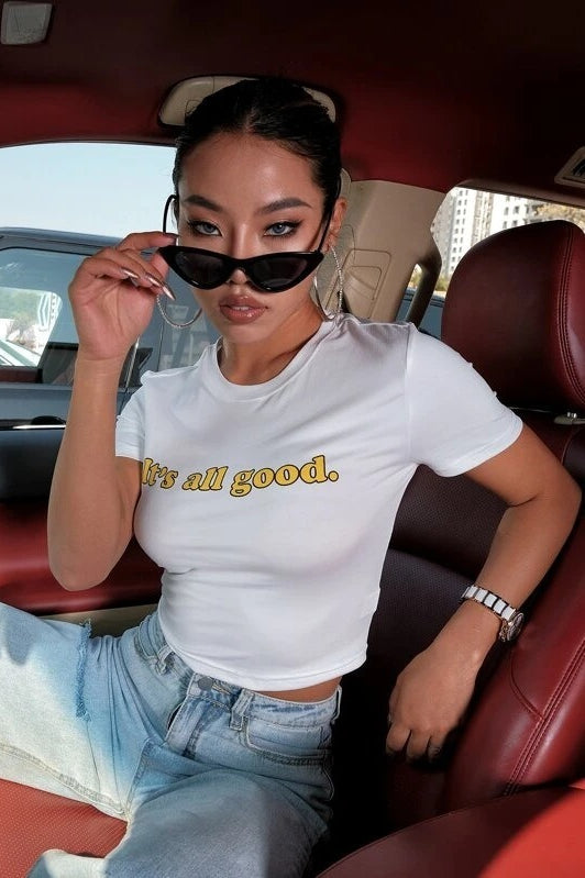 Camiseta Corta Minimalista Estampada con Letras