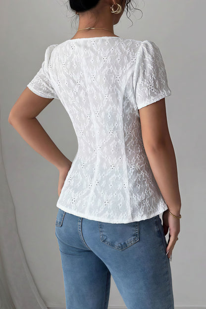 Blusa de encaje con lazo y manga corta con escote cuadrado