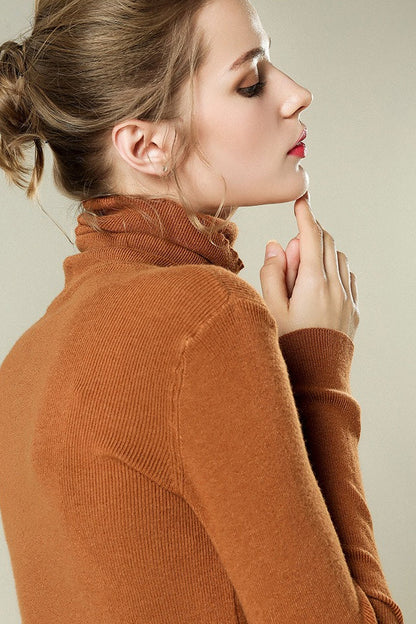 Top de punto de lana ligera con cuello apilado