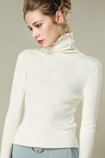 Top de punto de lana ligera con cuello apilado