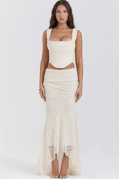 Elegante conjunto de top corto con cordones y falda larga boho
