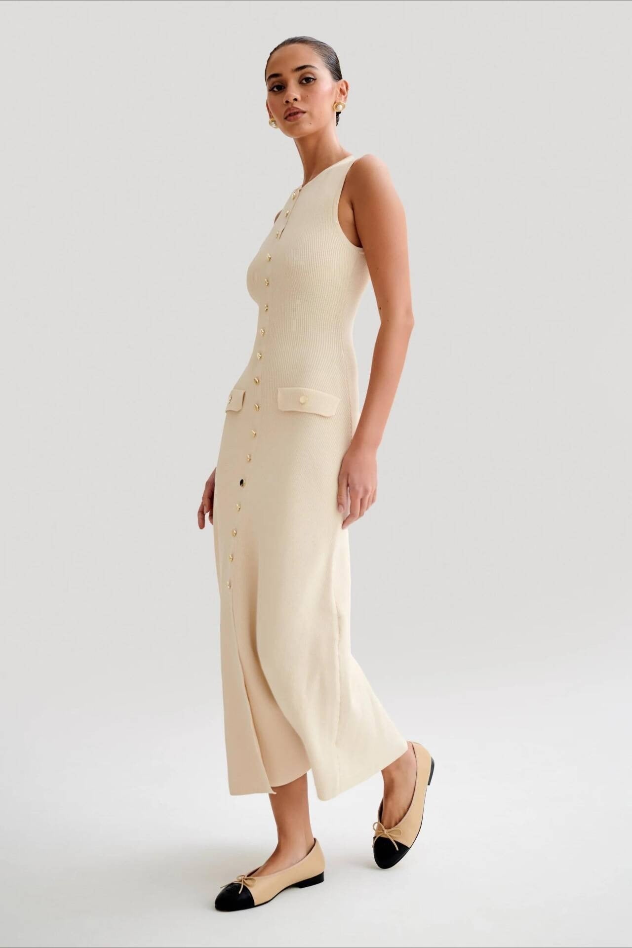 Vestido de punto sin mangas con cuello redondo