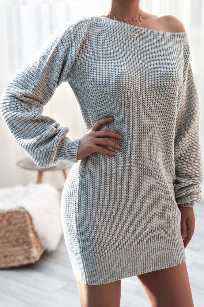 Minivestido suelto de punto acanalado con cuello barco y manga larga