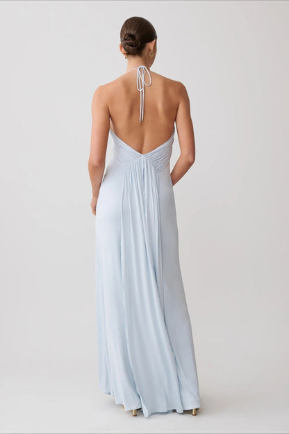 Minivestido sirena ajustado con espalda abierta anudado al cuello y fruncido