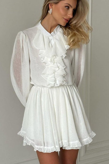 Mini vestido elegante de manga larga con cuello alto y volantes