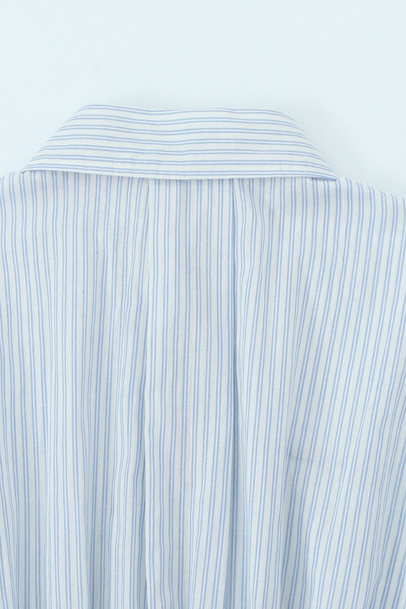 Conjunto de Falda Mini con Lazo de Cintura Alta y Camisa de Manga Larga a Rayas