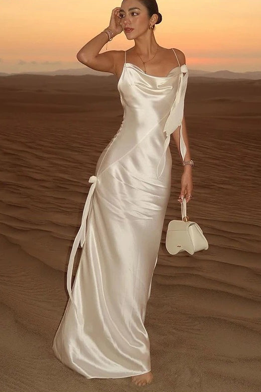 Vestido largo elegante sin espalda de satén liso con estampado floral