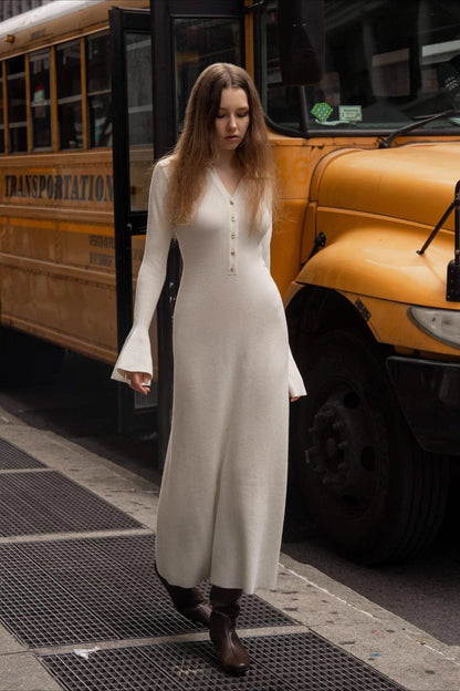 Vestido de punto elegante con cuello