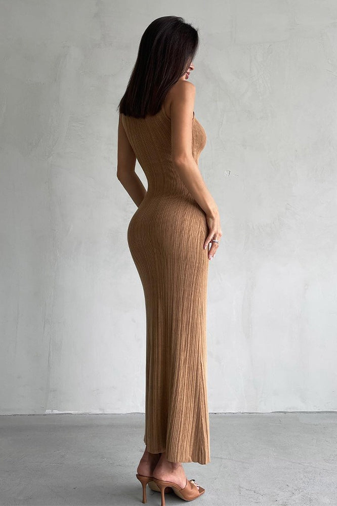 Vestido de suéter de punto de cuello alto sin mangas