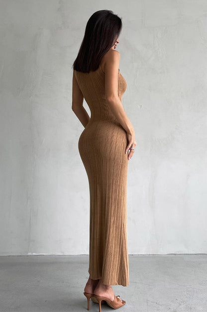 Vestido de suéter de punto de cuello alto sin mangas