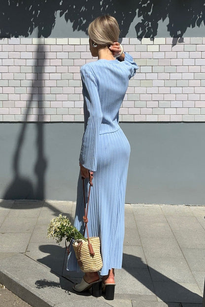 Vestido de punto de dos piezas con mangas acampanadas