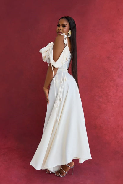 Vestido maxi cami con cuello vuelto y hombros asimétricos lisos