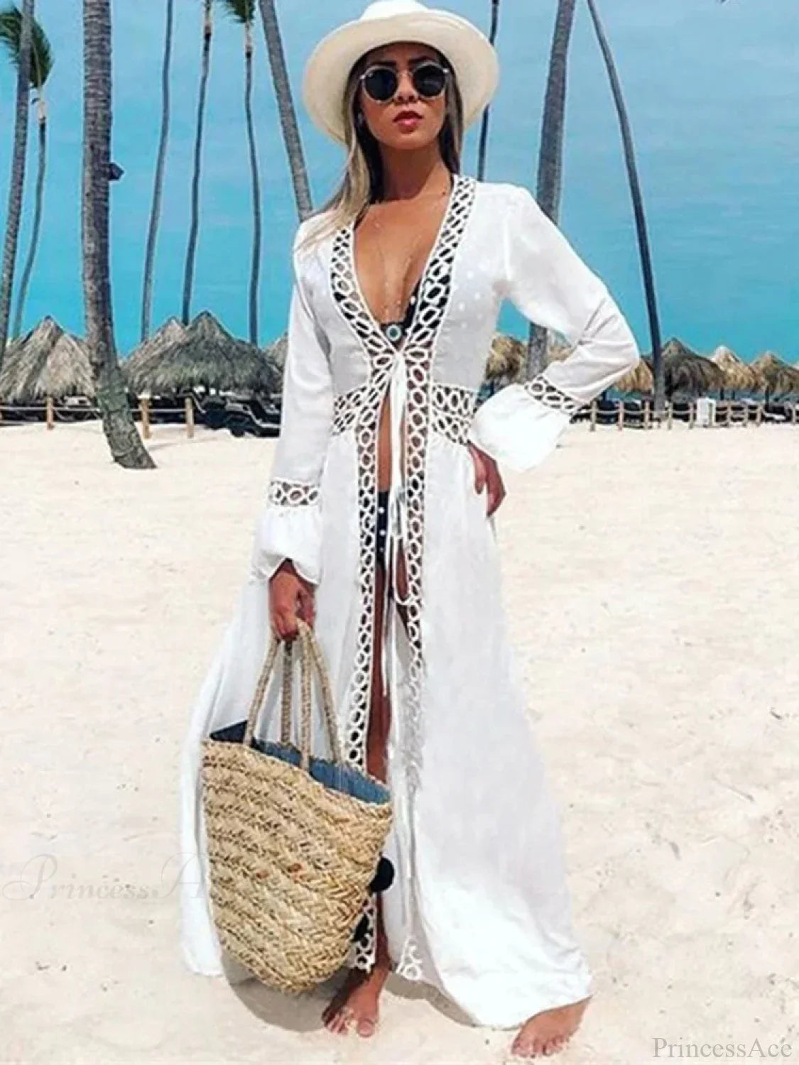 Pareo de bikini calado con cuello en V pronunciado