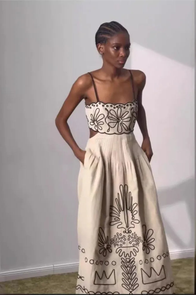 Vestido bohemio bordado con tirantes finos