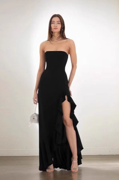 Vestido formal con bustier con volantes y abertura lateral