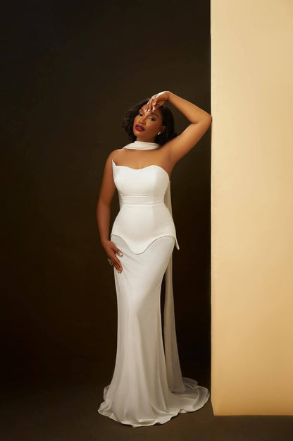 Vestido de gala de malla elástica con vendaje de tul