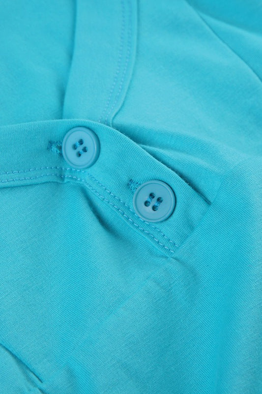 Blusa ajustada con cuello de pico y manga abullonada con botones