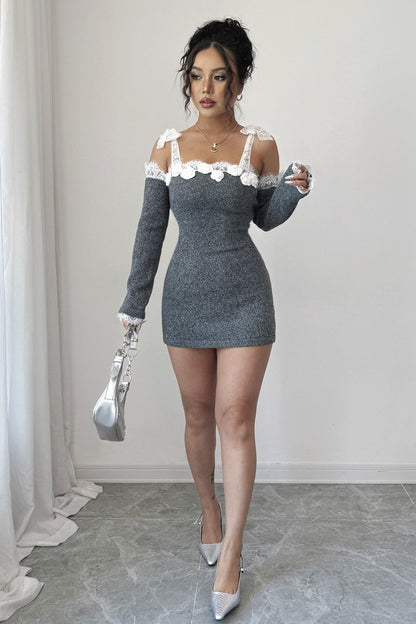 Vestido de punto sin hombros con ribete de encaje