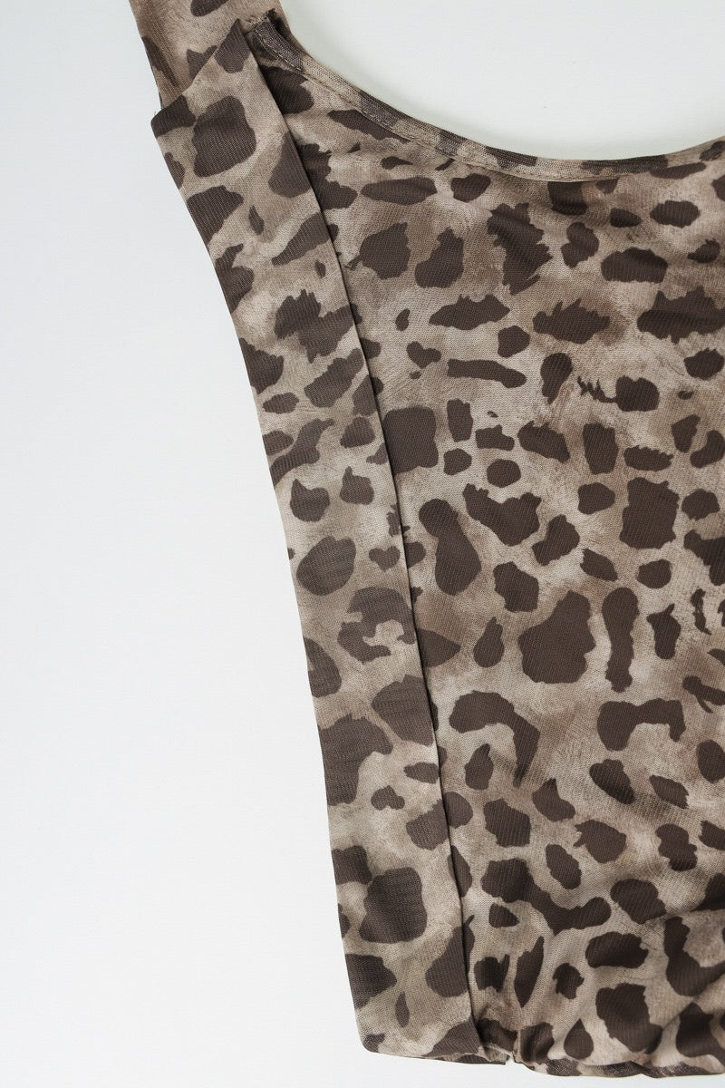 Top halter sin mangas con hombro asimétrico de leopardo