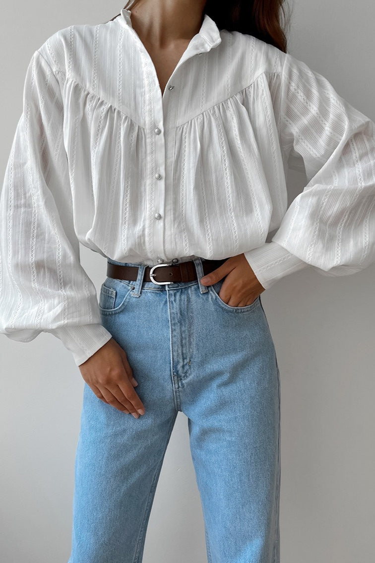 Blusa de cuello mao de jacquard de algodón blanco