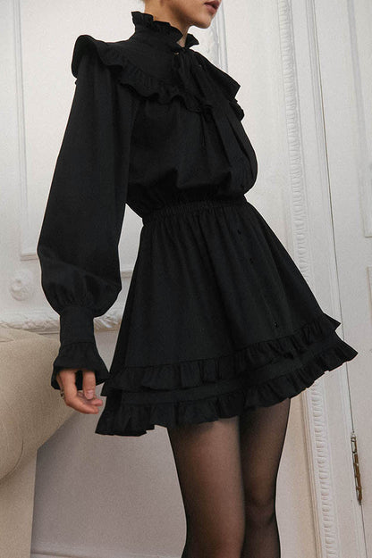 Vestido mini acampanado de manga larga con cordones y elegante corbatín