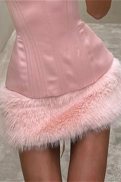Minivestido sexy con paneles difusos y cinturón