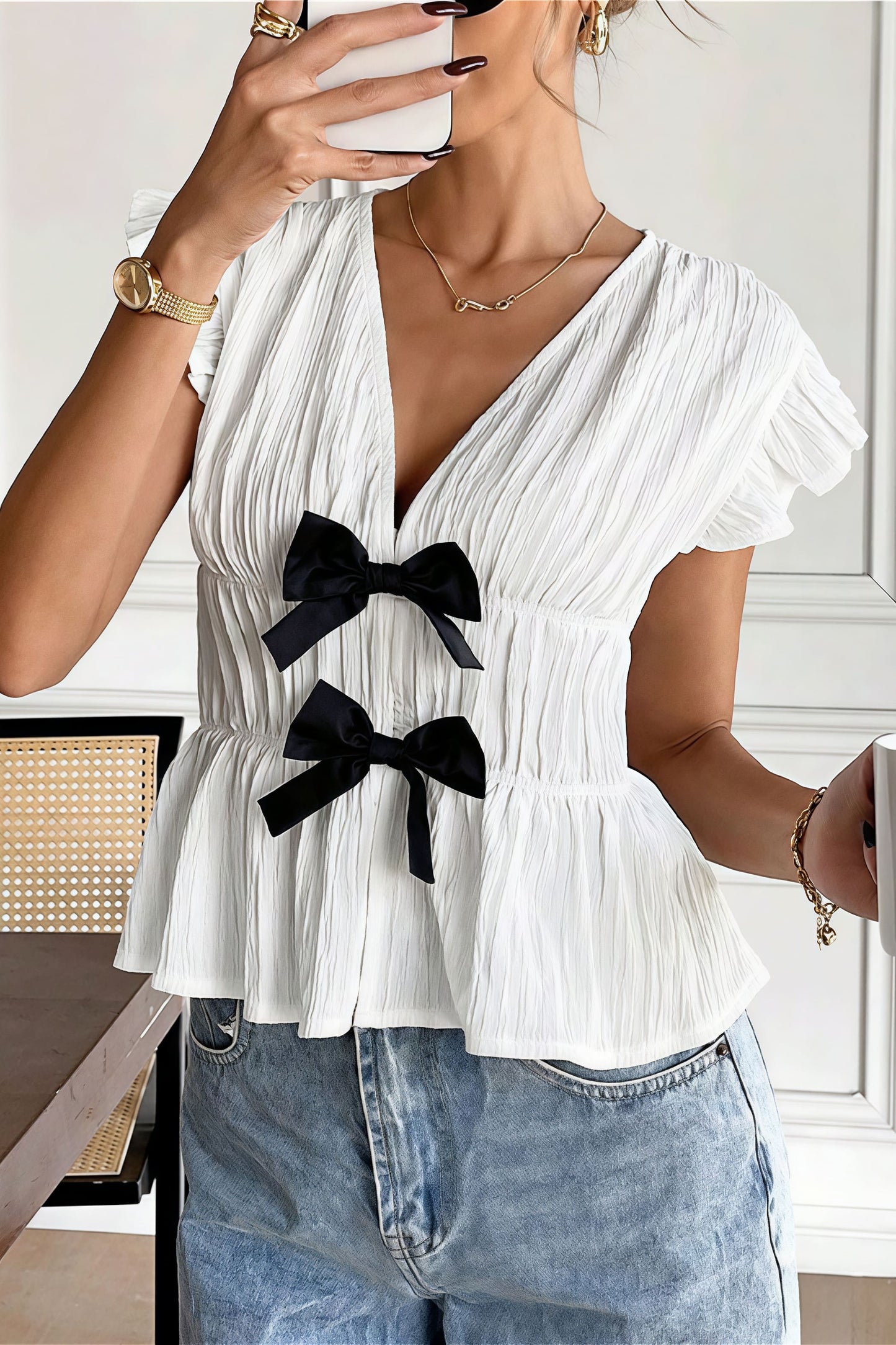 Blusa casual de manga corta con lazo y diseño abierto