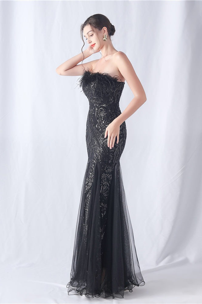 Vestido de Noche con Lentejuelas y Plumas de Avestruz