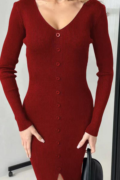 Vestido de punto entallado con cuello en V