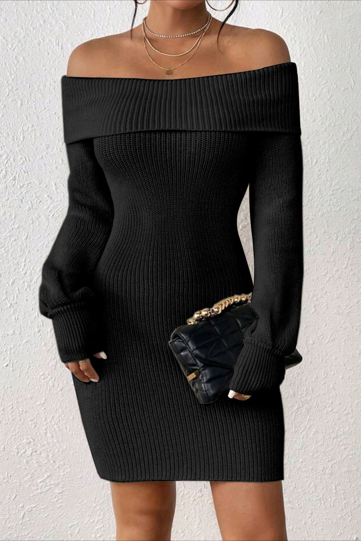 Vestido de punto entallado con hombros descubiertos y manga larga