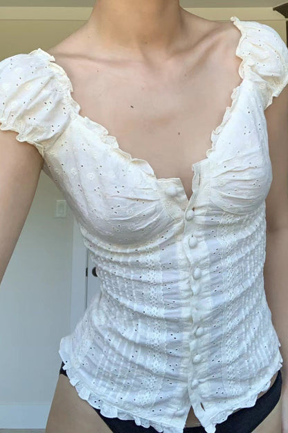 Camiseta sin mangas fruncida de encaje con cuello bajo con volantes y botones