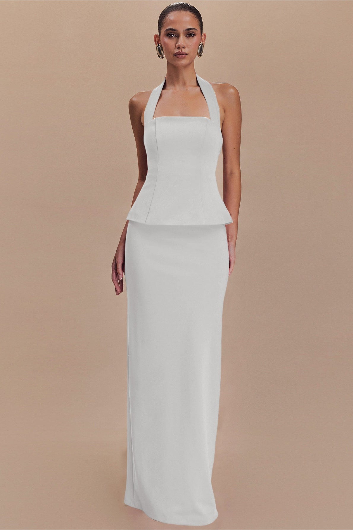 Vestido Formal Largo sin Espalda con Cuello Halter Liso