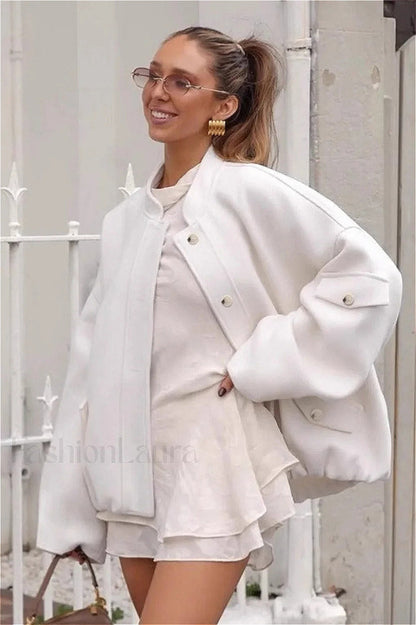 Chaqueta suelta de lana con cuello alto