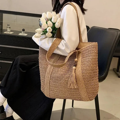 Elegant Ladies Straw Woven Shoulder Bag