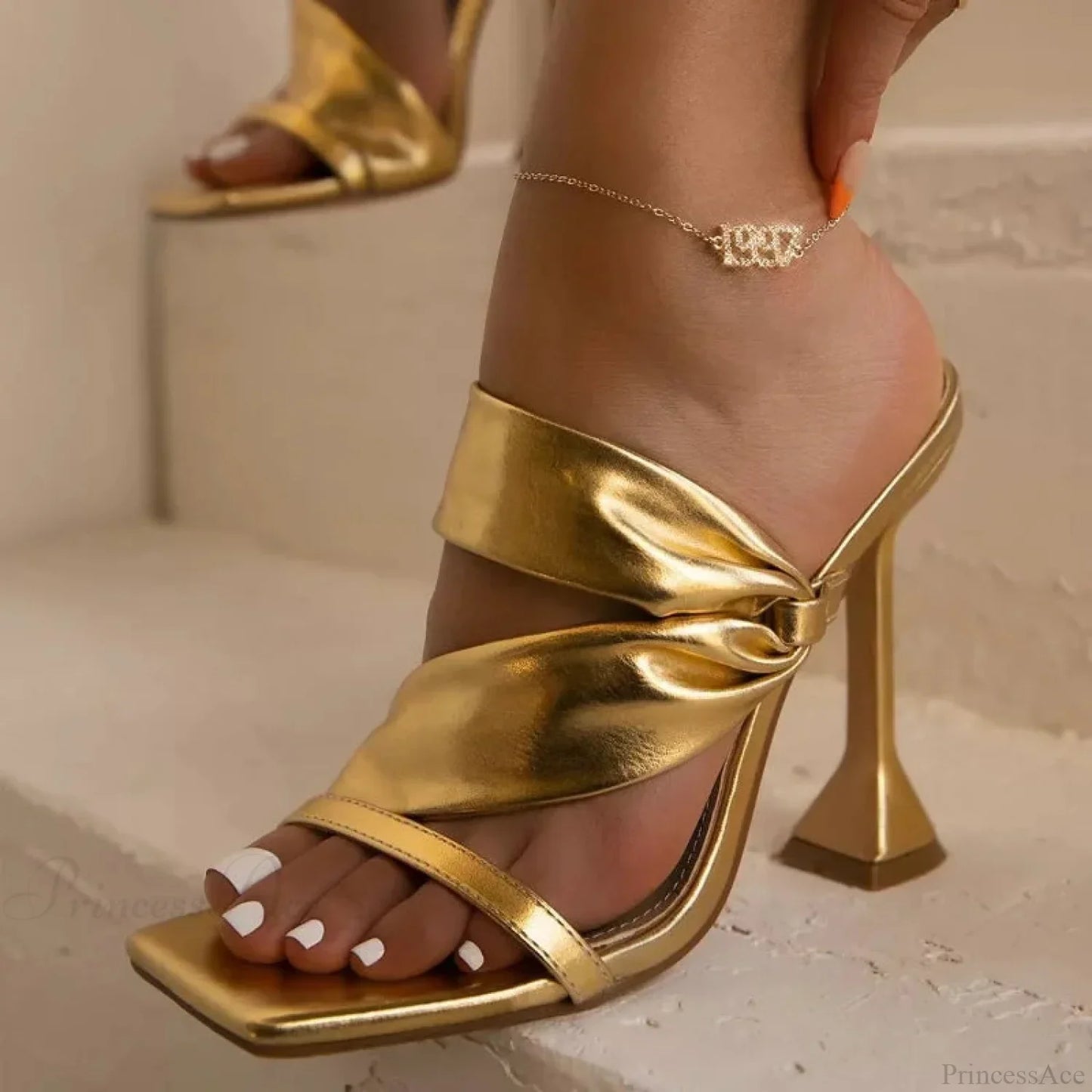 European American Eerie Simple Tall Sandals