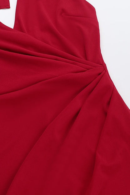 Vestido de fiesta fruncido con cuello halter y espalda descubierta