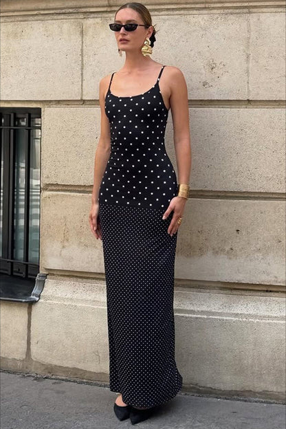 Vestido largo ajustado de lunares con tirantes