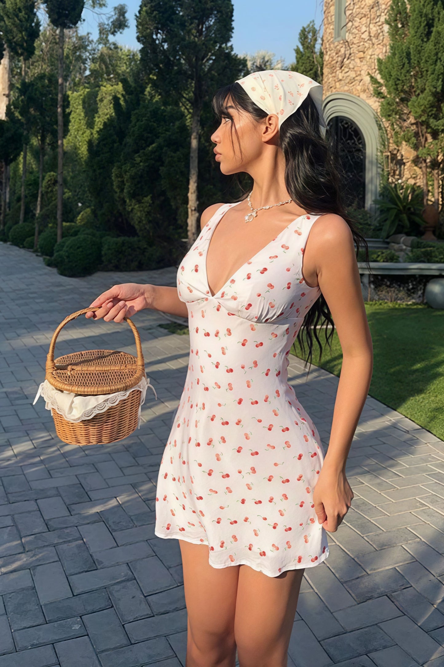 Minivestido romántico de cuello en V con estampado floral campestre