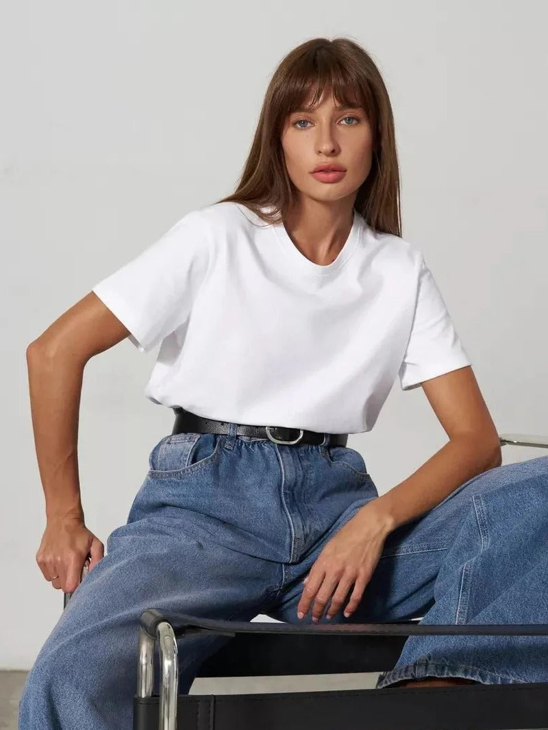 Camiseta Minimalista Lisa Informal de Cuello Redondo